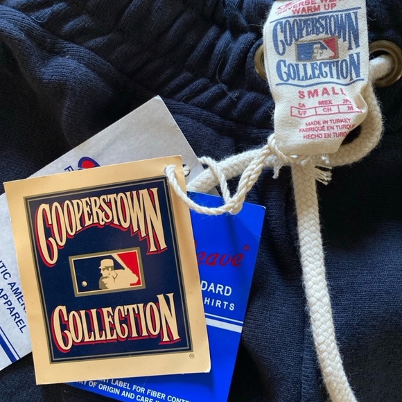 Champion x Yankees Reverse Weave Shorts - Picture 6 of 6